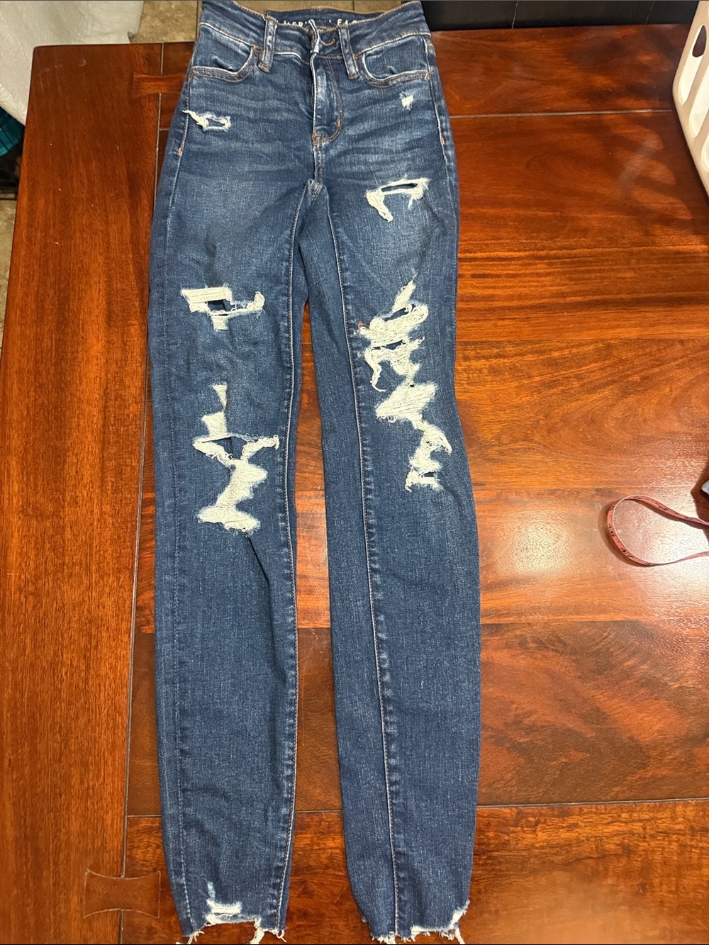 American Eagle Distressed Dark Blue Women's Skinny Jeans